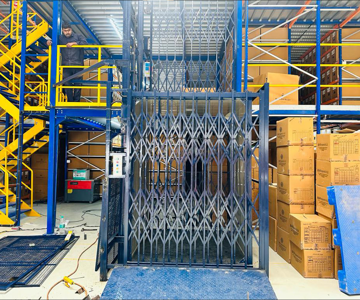 Hydraulic Ware House Lift Manufacturers