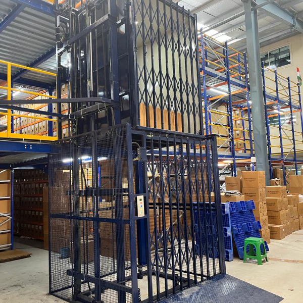 Hydraulic Cage Lift