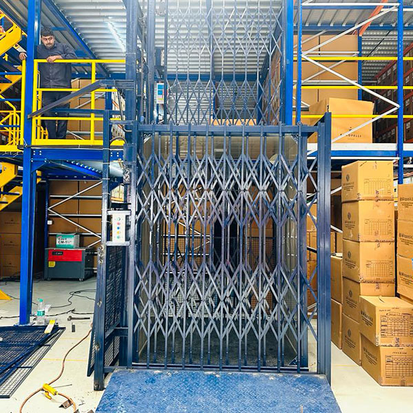 Hydraulic Warehouse Lift